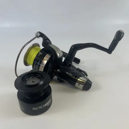 Fiskerulle Balzer Tactics Titan 4500, med en lina 0,4mm tjock