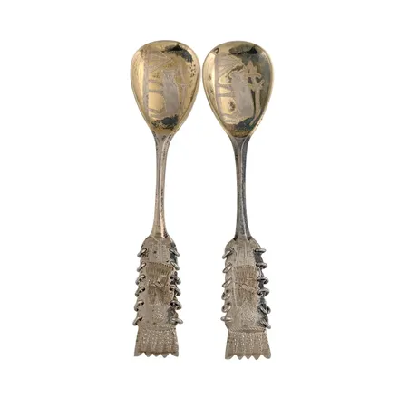 Kaffeskedar "Lappskedar" silver 2 stycken, graverad dekor, längd 11 cm, tillverkare M&S Boden 1940, stämplade BOLIDENSILVER, gravyr "N", bruksskick Vikt: 27,9 g
