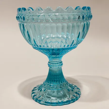 Skål på fot Marimekko Iittala Mariskooli höjd 12cm Ø9,5cm etikettmärkt ljusblått glas  Skickas med paket.