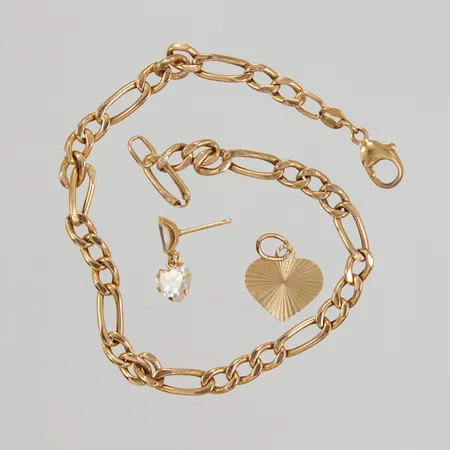 Diverse guld defekt, armband, örhänge, hänge, 18K Vikt: 6,1 g
