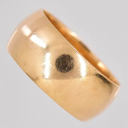 Ring stl:16 bredd 8mm 18K Vikt: 6,1 g