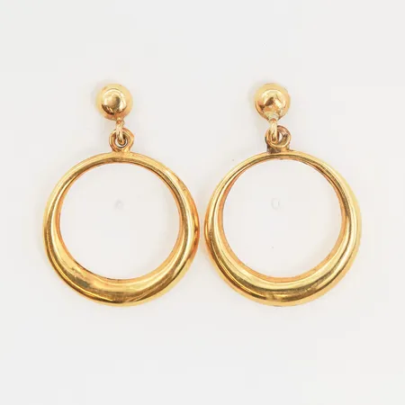 Ett par örhängen med ringar, höjd 25mm, bredd 18mm, 18K guld Vikt: 2,6 g