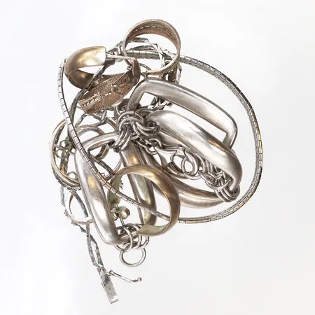 Diverse silversmycken, defekter, 830-925/1000 silver Vikt: 51 g