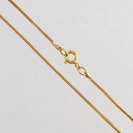 Kedja rävsvans längd 46cm bredd 1mm 21K.  Vikt: 3,2 g