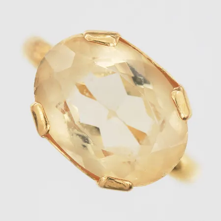 Ring med citrin ca 7,35ct, stl: 16¾, gravyr, 20K guld Vikt: 7,1 g