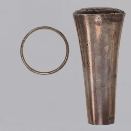 Knopp till spatserkäpp, längd 5,5cm, gravyr, 1963, delvis fylld, Ring stl:20¼, bucklig, 830/1000 silver Vikt: 14,8 g