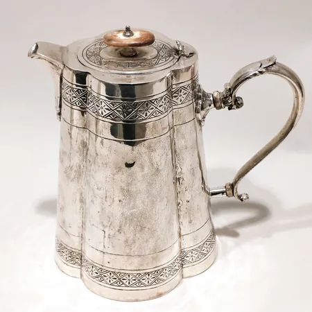 Kaffekanna med lockknopp i ben/horn, höjd ca 22cm längd 21cm defekt gångjärn till lock, Lale Silverware & Co Ltd Istanbul Turkiet,silver 925/1000 bruttovikt: 923,9 Vikt: 923,9 g
