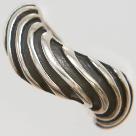 Ring stl:17½, bredd 4-7,5mm, silver 925/1000 Vikt: 7,5 g