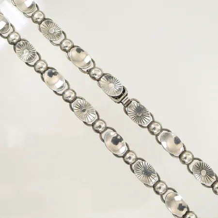 Halscollier med halvkulor och solliknande detaljer längd 40cm, bredd 10mm, ALTON, Silver 830/1000, 36,1g Vikt: 36,1 g