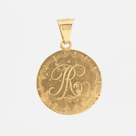 Hänge med monogramgravyr, höjd 28mm, bredd 20mm, 18K guld Vikt: 3,7 g