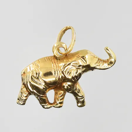 Hänge elefant längd 20mm bredd 22mm, 18K. Vikt: 1,8 g