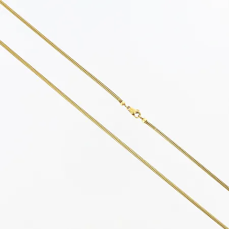 Kedja ormlänk längd 46cm, bredd 2mm, mindre skevheter, 18K  Vikt: 10 g