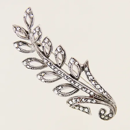 Brosch med markasiter 52x20,5mm silver 830/1000 Vikt: 6,6 g