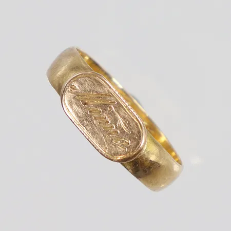 Ring gravyr 18K Vikt: 3 g