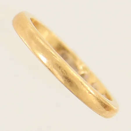 Ring stl 16¼ bredd 2,5mm skev skena gravyr 23K Vikt: 4,1 g