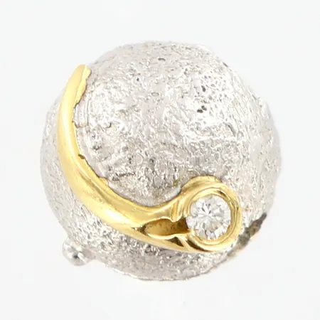 Lås Ole Lynggaard, vitguld/gulguld med diamanter 2 x ca 0,02ct, längd Ø9,5mm, 18K Vikt: 3,6 g