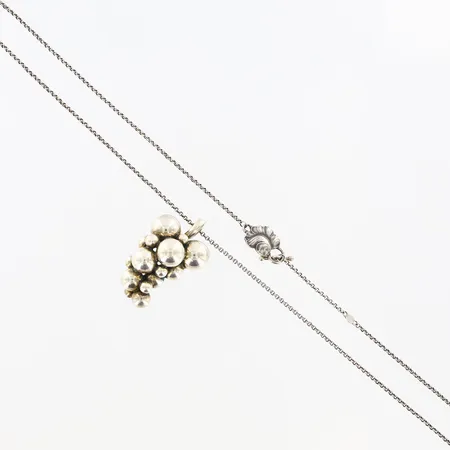 Collier Georg Jensen Moonlight Grapes, Ärtlänk längd 60cm, bredd 2mm, hängets längd 45mm, bredd 12-27mm, silver 925/1000 Vikt: 27,9 g