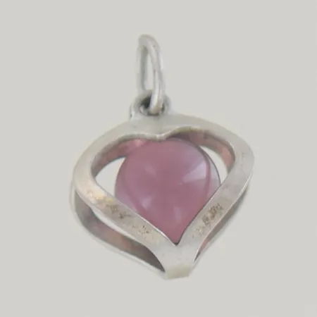  Ett hänge längd 1,5 cm bredd 12 mm, silver 925/1000 1,1gr  Vikt: 1,1 g
