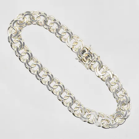Armband Bismarck längd 19cm bredd 7mm, silver 925/1000. Vikt: 17,7 g