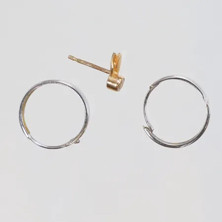 Diverse guld med sten defekt 18K Vikt: 1,2 g