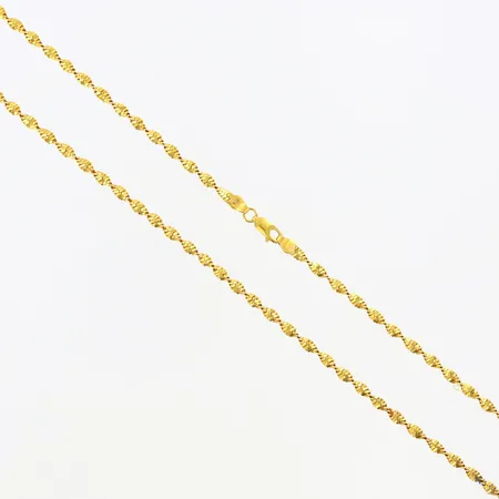 Kedja Singapore längd 56cm bredd 3mm, hår/ludd intrasslat, 21K  Vikt: 14,5 g