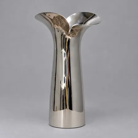 Vas, Georg Jensen, Bloom Collection, design; Helle Damkjaer, 22cm, rostfritt stål Vikt: 0 g