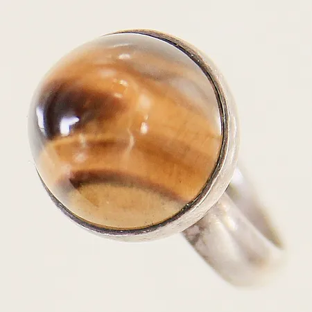 Ring med tigeröga stl 17½ bredd 4-15mm Ge-Kå-Smyckek G Kaplan år 1964 silver 830/1000 Vikt: 7,8 g
