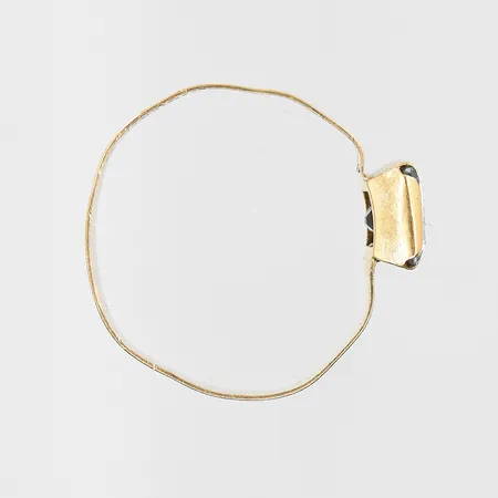 Diverse defekt guld med sten, 18K. Vikt: 1,7 g