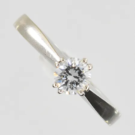 Ring med diamant 0,36ct stl:16, bredd 2-5mm, vitguld, 18K. Vikt: 3,1 g