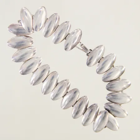 Armband längd 20cm bredd 15,6mm ojämnheter silver 925/1000 Vikt: 21,8 g