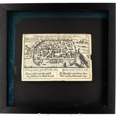 Träsnitt Visby, Visbia Gothorum ur Meissner Sciographia cosmica Nurberg 1638, Latinsk text överst: "Curiosus circumspectus dissipat senus". Mindre kantreva samt slitage, bildens mått ca. 10x14,5cm, rammått: 25x24cm