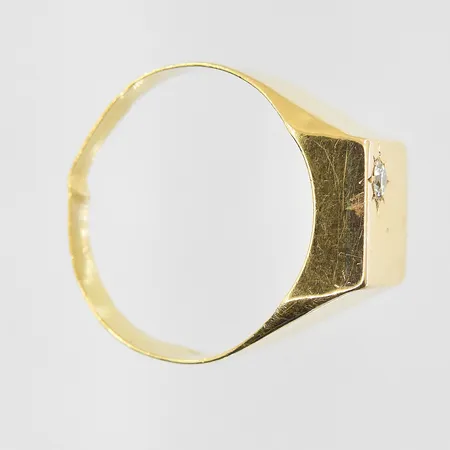 Diverse defekt guld med sten, 18K. Vikt: 5,9 g