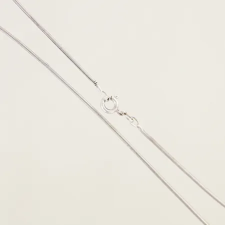 Kedja Ormlänk längd 42,5cm bredd 0,7mm silver 925/1000 Vikt: 5,5 g