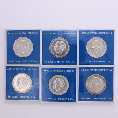 6st Minnesmynt 200kr Ø34mm, Sveriges Konung Carl XVI Gustaf För Sverige i tiden ändrad successionsordning år 1980, plastetuier silver 925/1000 Vikt: 162 g