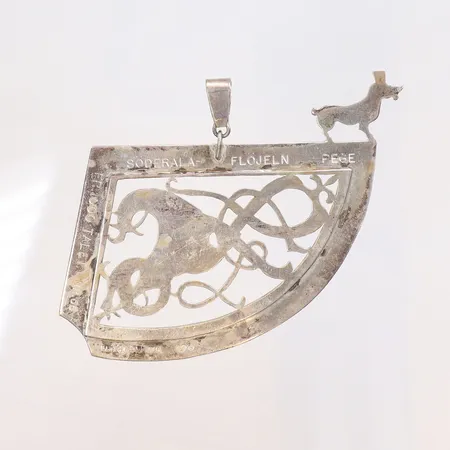 Hänge i form av Söderalaflöjeln Fr. 1000-talet numrerad no. 58, 70x55mm , Fornnordisk stil, HLM (Hjalmar Lidström Guldsmedsaktiebolag) Söderhamn 1977 silver 830/1000 Vikt: 13,1 g