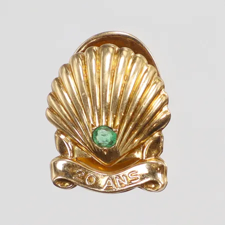 Kavajknapp Cartier "Shell 20 Ans" med grön sten 12x15mm 18K Vikt: 2,9 g