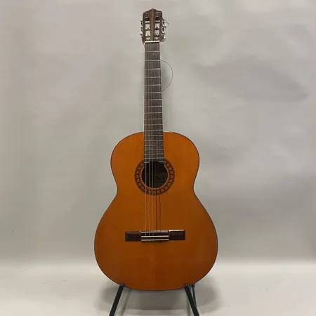 Akustisk gitarr Sigma CS-6 Imported by Levin, snr: 13390, nylonsträngad, E-sträng saknas, repor, stötskador, mjukt fodral, Vikt: 0 g Skickas med Bussgods eller PostNord