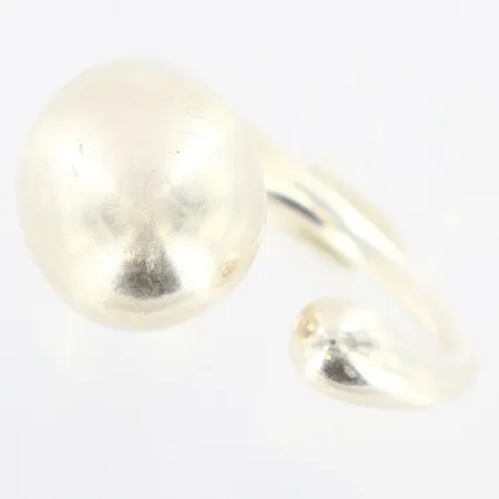 Ring Georg Jensen Mercy formgiven av Jaqueline Rabun, stl:16½(52), bredd: 2,5-10 mm, märkt Georg Jensen, bruksskick, 925/1000 Silver   Vikt: 10,4 g