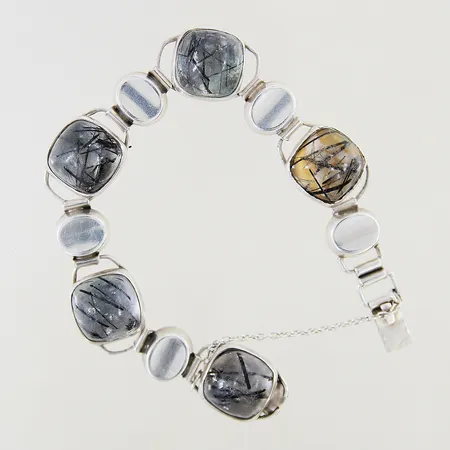 Armband med turmalinkvarts längd ca 19cm bredd 16,5mm stenar med slitage/nagg silver 830/1000 Vikt: 38,5 g