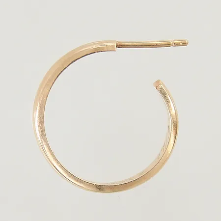 Udda örhänge Ø17mm bredd 3,5mm saknar snurrebuss omarbetad ring gravyr 18K Vikt: 3,1 g