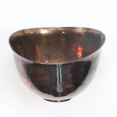 Skål, höjd 10cm, Ø14cm, handarbete, MGAB (Markströms Guldsmeds Ab K G) år 1977, 830/1000 silver Vikt: 330,9 g