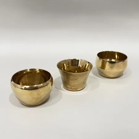 Tre Värmeljushållare Kin Votives Rune Claesson Koivisto för Skultuna höjd ca 4cm mässing inga tillbehör Skickas med paket.