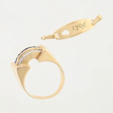 Guldsmycken stenar defekt/buckliga gravyr 18K Vikt: 7,8 g