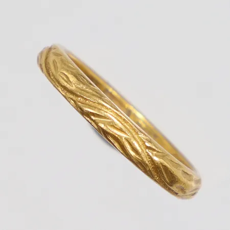 Ring mönstrad stl:16¼ bredd 2,5mm 23K Vikt: 3,6 g