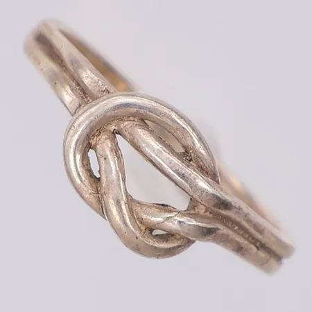 Ring knut stl:17¾, 925/1000 silver Vikt: 1,9 g