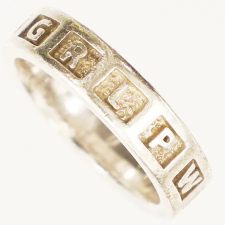 Ring med bokstäver stl:16¾ bredd 4,9mm Safira silver 925/1000 Vikt: 4,5 g