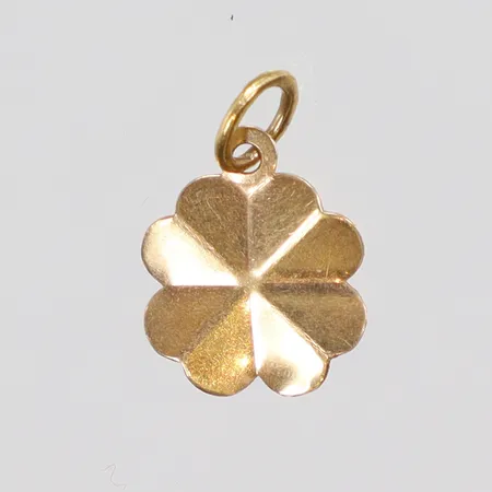 Hänge Fyrklöver 9x15mm inklusive hängöglan 18K Vikt: 0,4 g