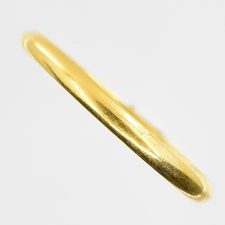 Ring stl:20 bredd 2mm, gravyr, 23K. Vikt: 3,4 g