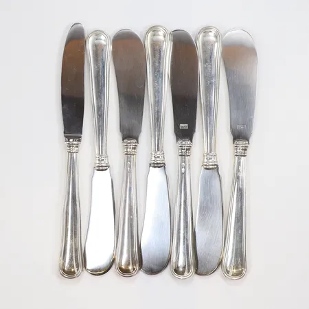 7 Smörknivar, längd 16,5cm, bredd 8-22mm, W&SS, år 1978, gammal dansk, blad i rostfritt stål, handtag i silver, 830/1000 silver Vikt: 313,4 g