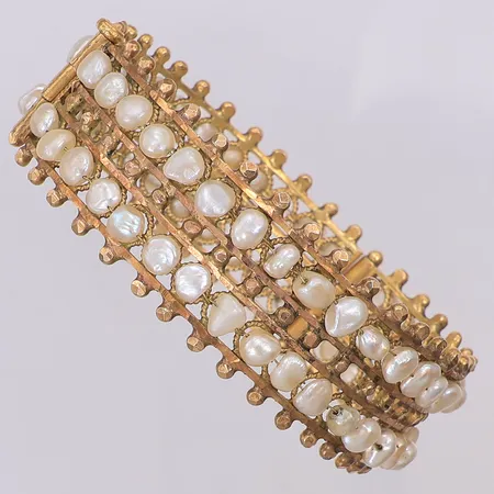 Armband odlade barocka sötvattenpärlor stelt 60 x 55mm bredd 21mm, 21K Vikt: 43,2 g